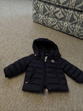 Moncler navy infant jacket 18-24months. Truly excellent  condition!!! Authentic